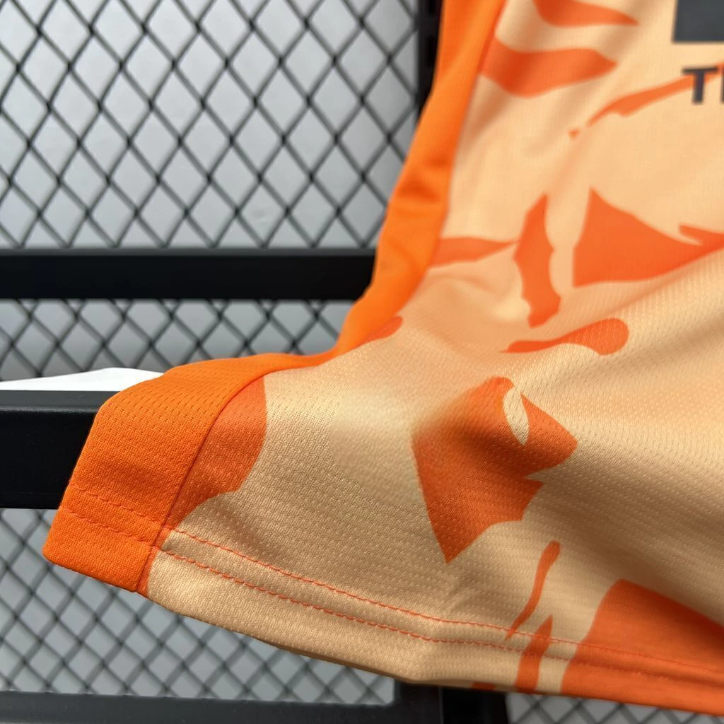 Camiseta Valencia 25-26, Edici�n especial (Versi�n retro)
