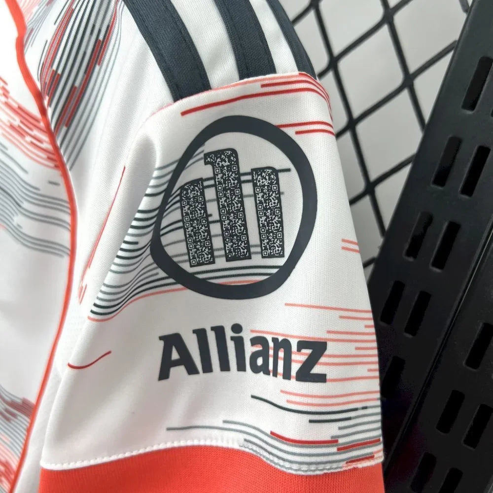 Camiseta Bayern Munich 25-26, Visitante, Mujer