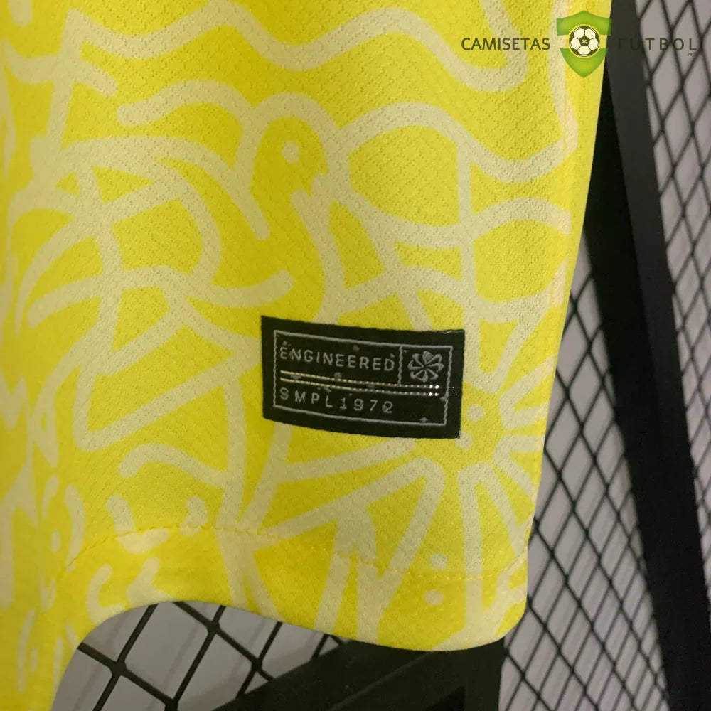 Camiseta Brasil 24-25, Local