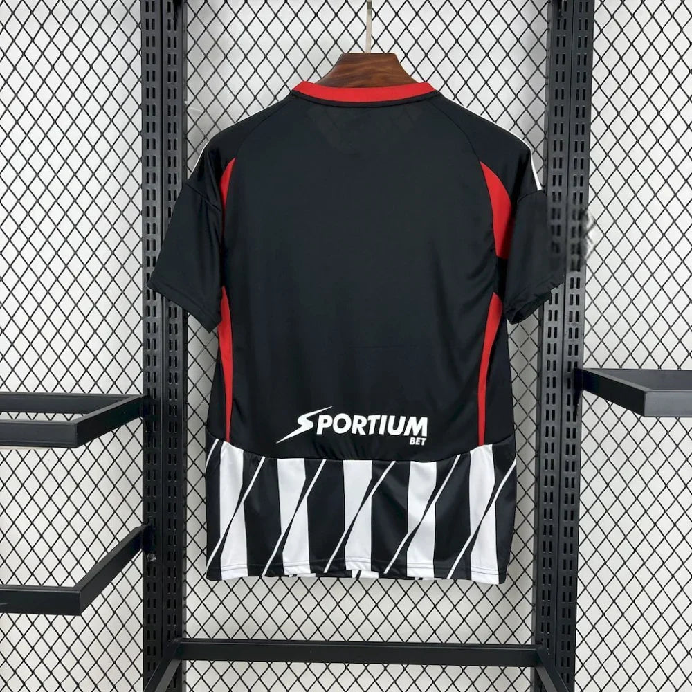 Camiseta Club de Cuervos 25-26, Local
