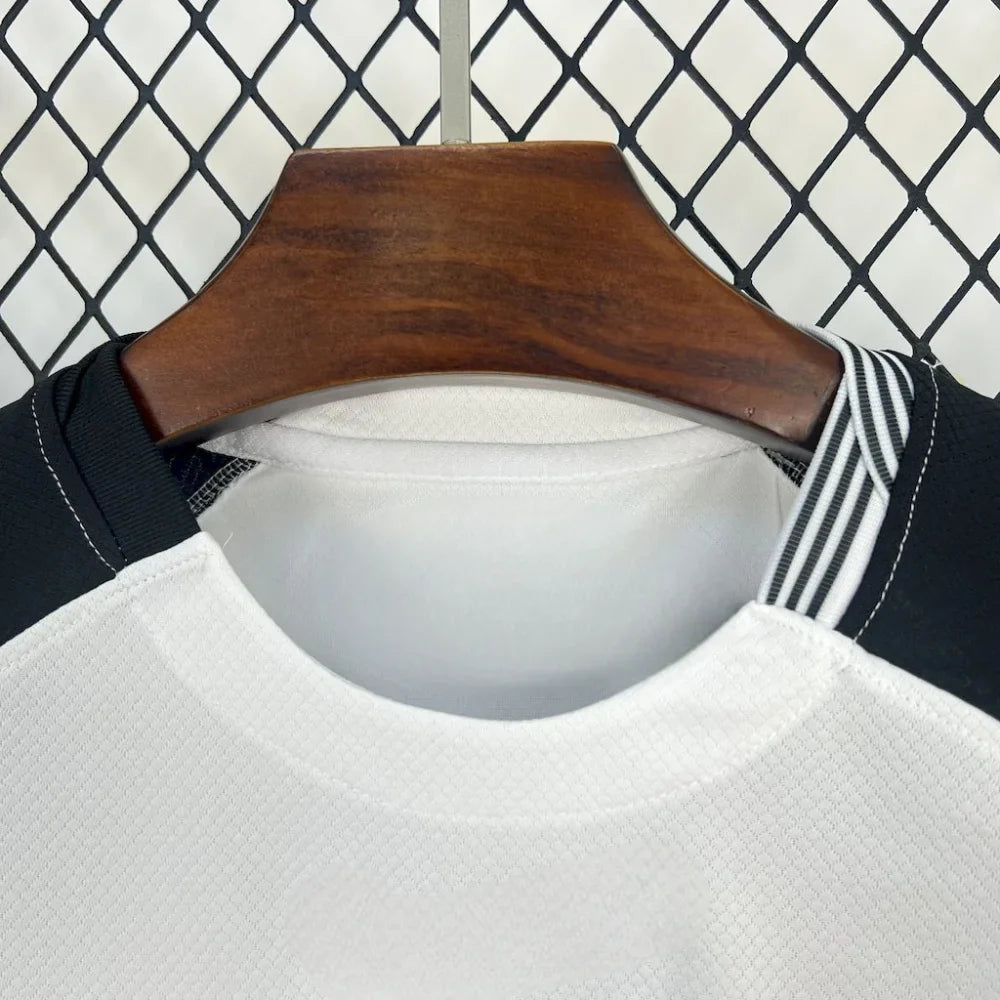 Camiseta Corinthians 25-26, Local