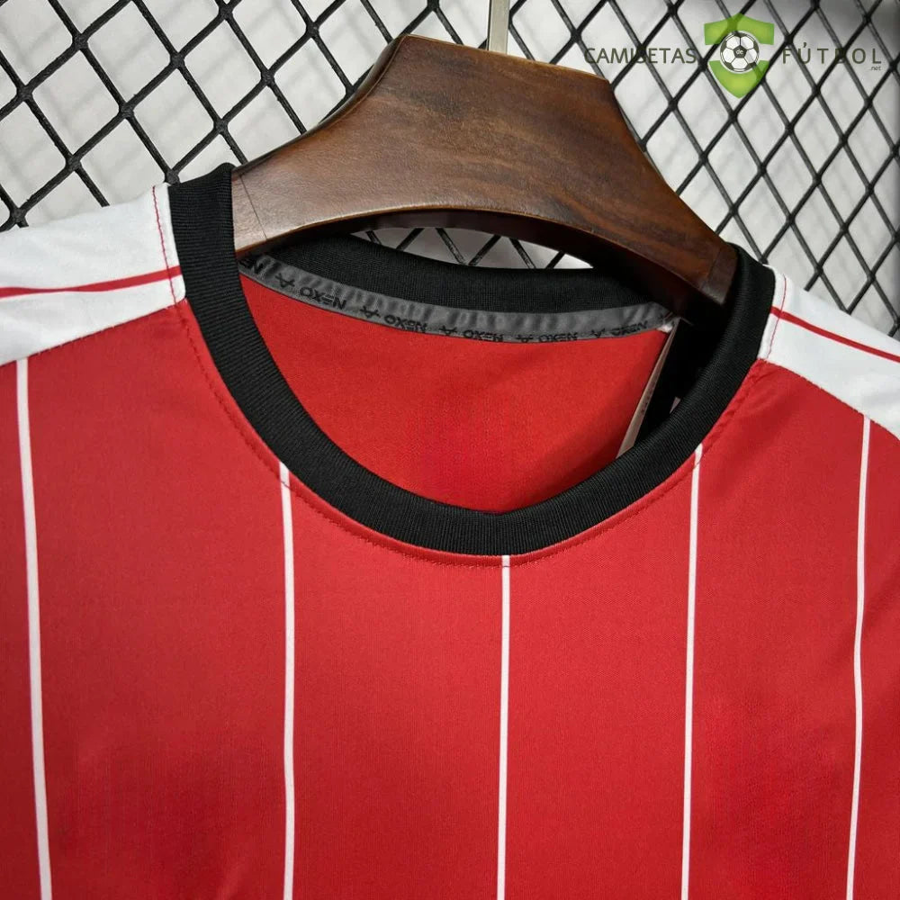 Camiseta Lincoln City 24-25, Local