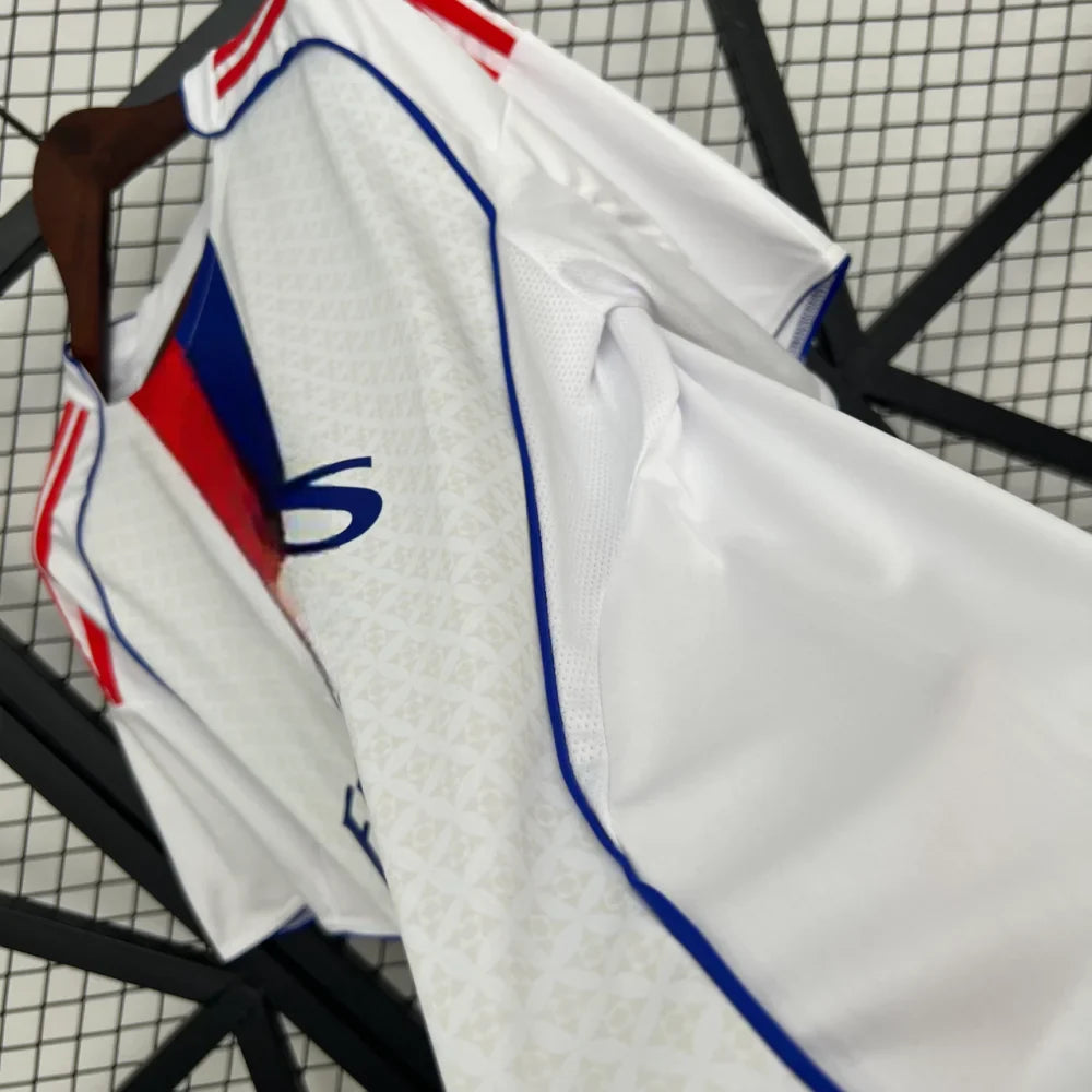 Camiseta Lyon 25-26, Local