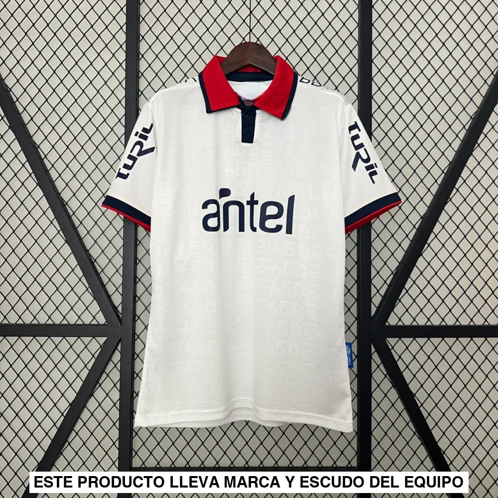 Camiseta Nacional 24-25, Local