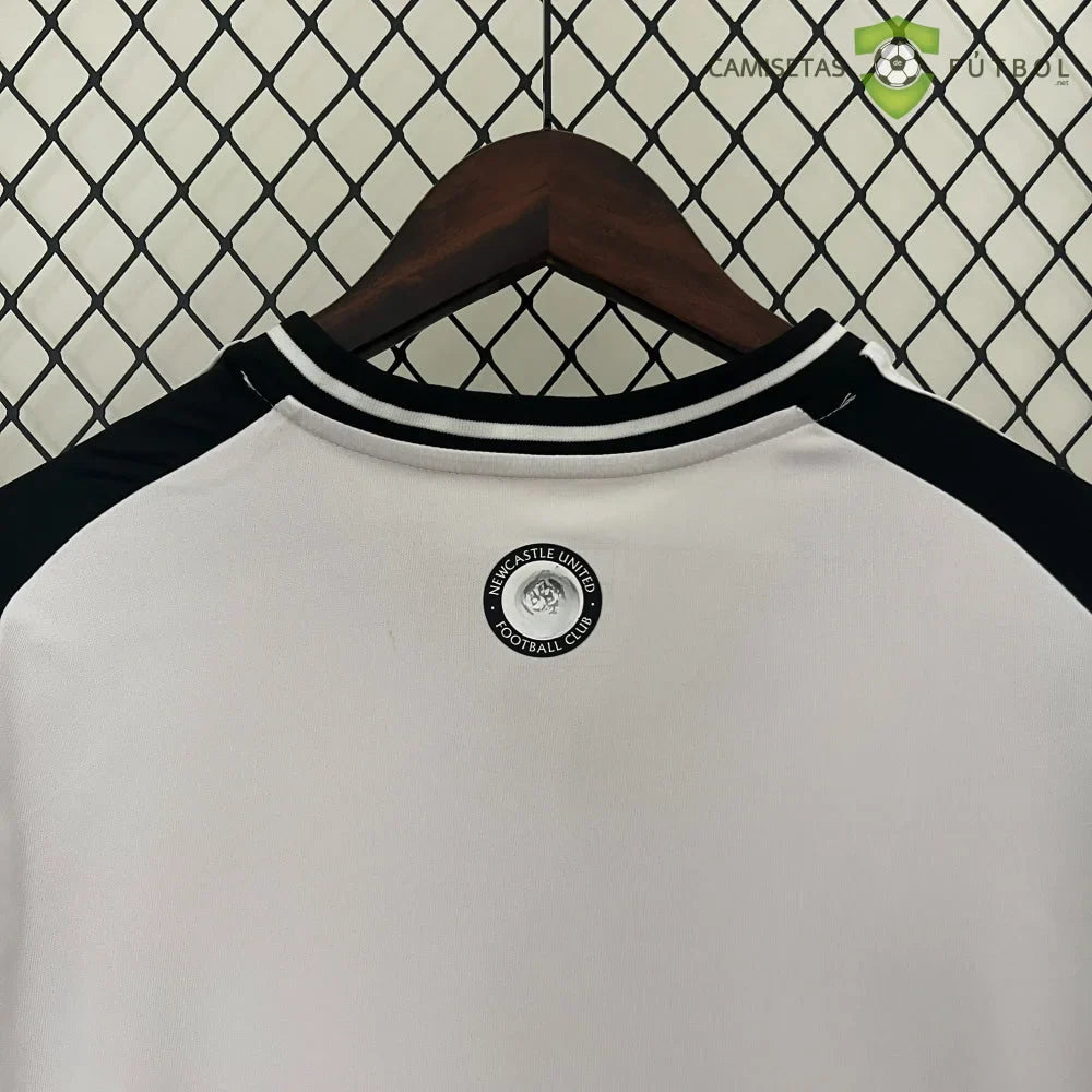 Camiseta Newcastle 24-25, Local
