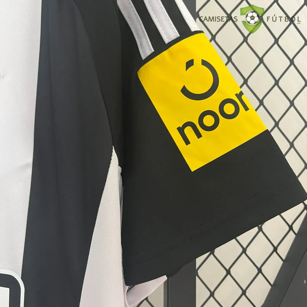 Camiseta Newcastle 24-25, Local