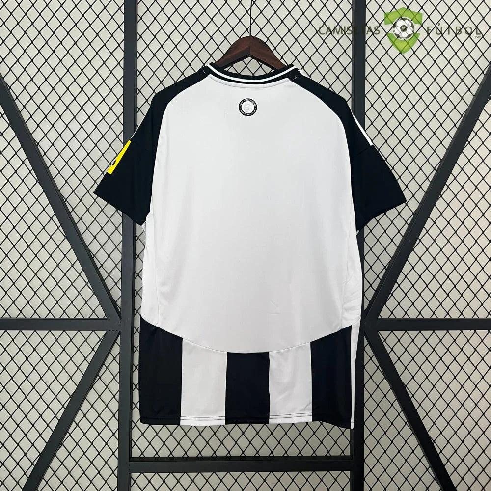 Camiseta Newcastle 24-25, Local