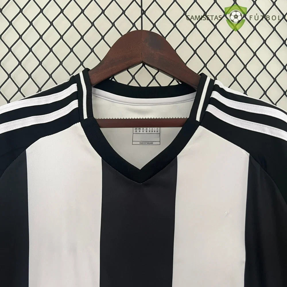 Camiseta Newcastle 24-25, Local