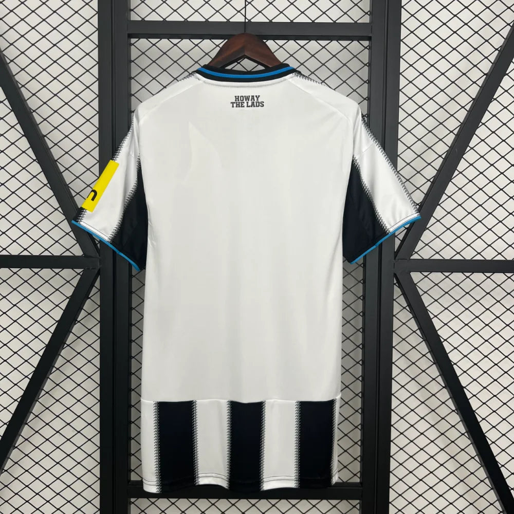Camiseta Newcastle 25-26, Local