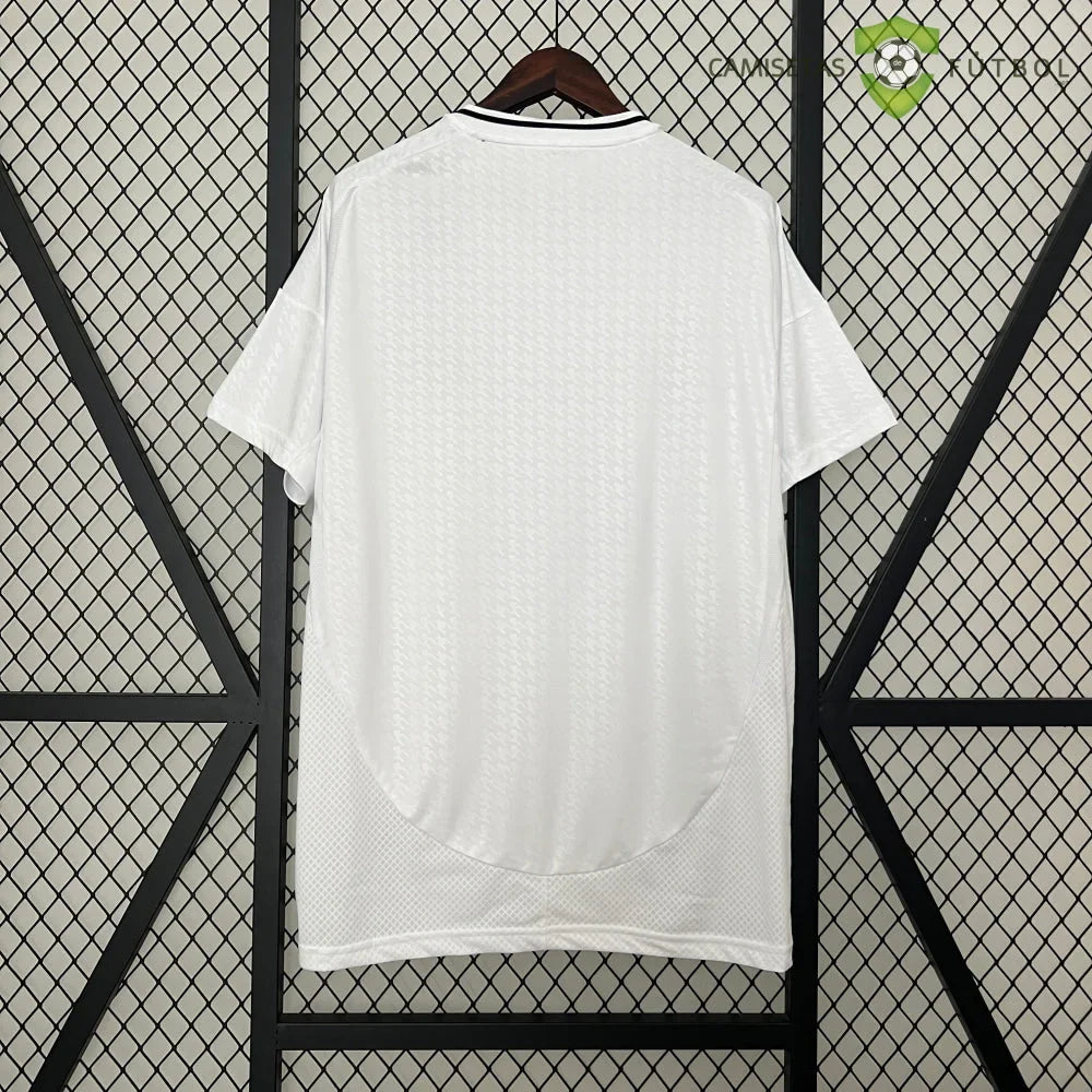 Camiseta R.M. 24-25, Local