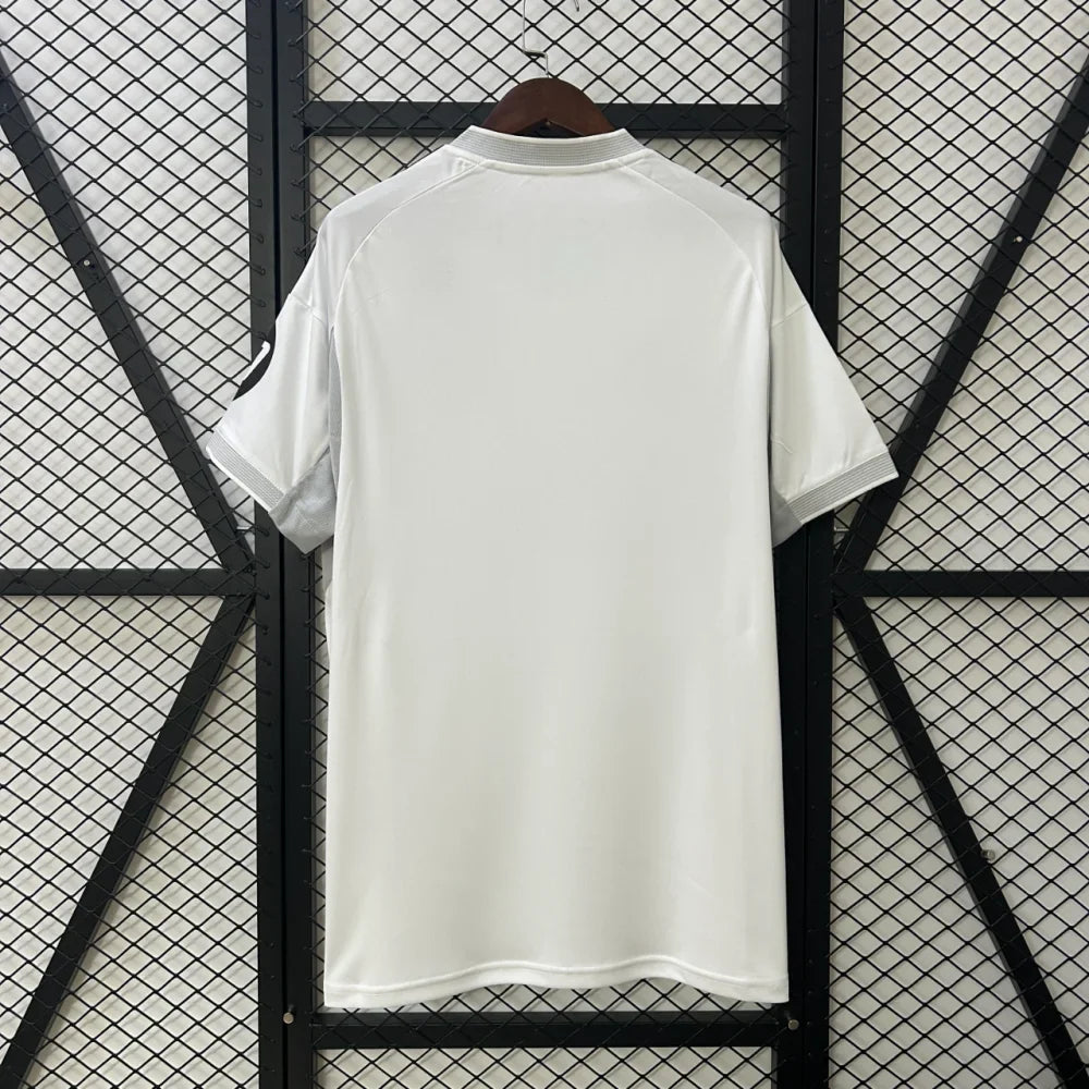 Camiseta R.M. 25-26, Local