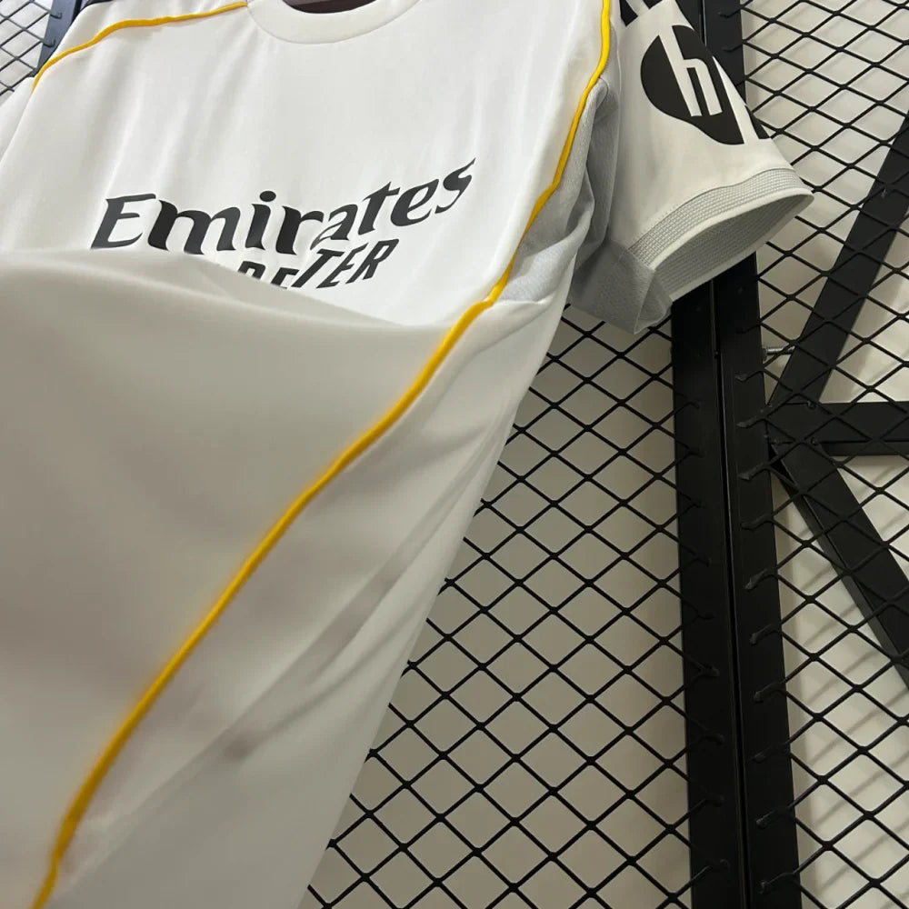 Camiseta R.M. 25-26, Local