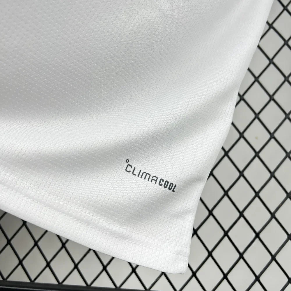 Camiseta R.M. 26-27, Local