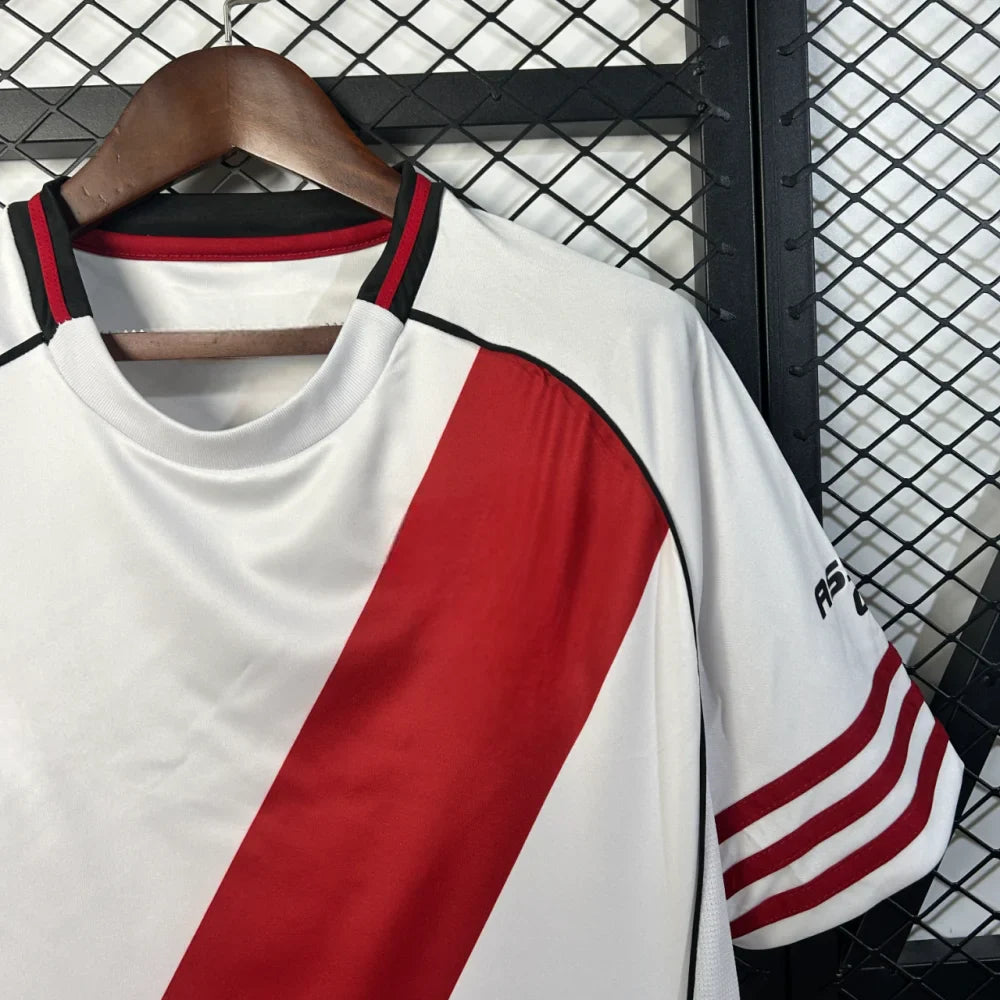 Camiseta River Plate 25-26, Local