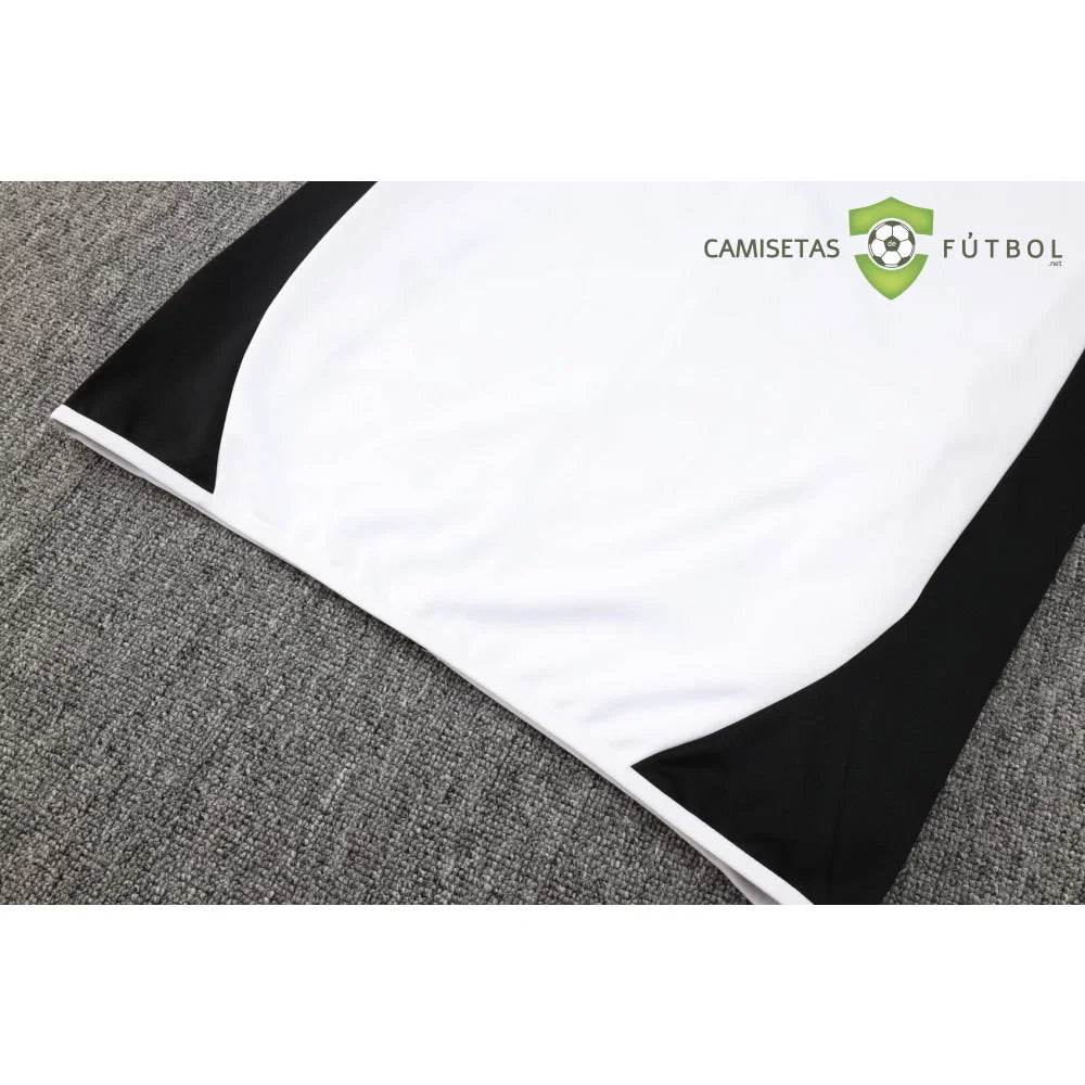 Chandal Alemania 24-25, cremallera completa, Modelo 2