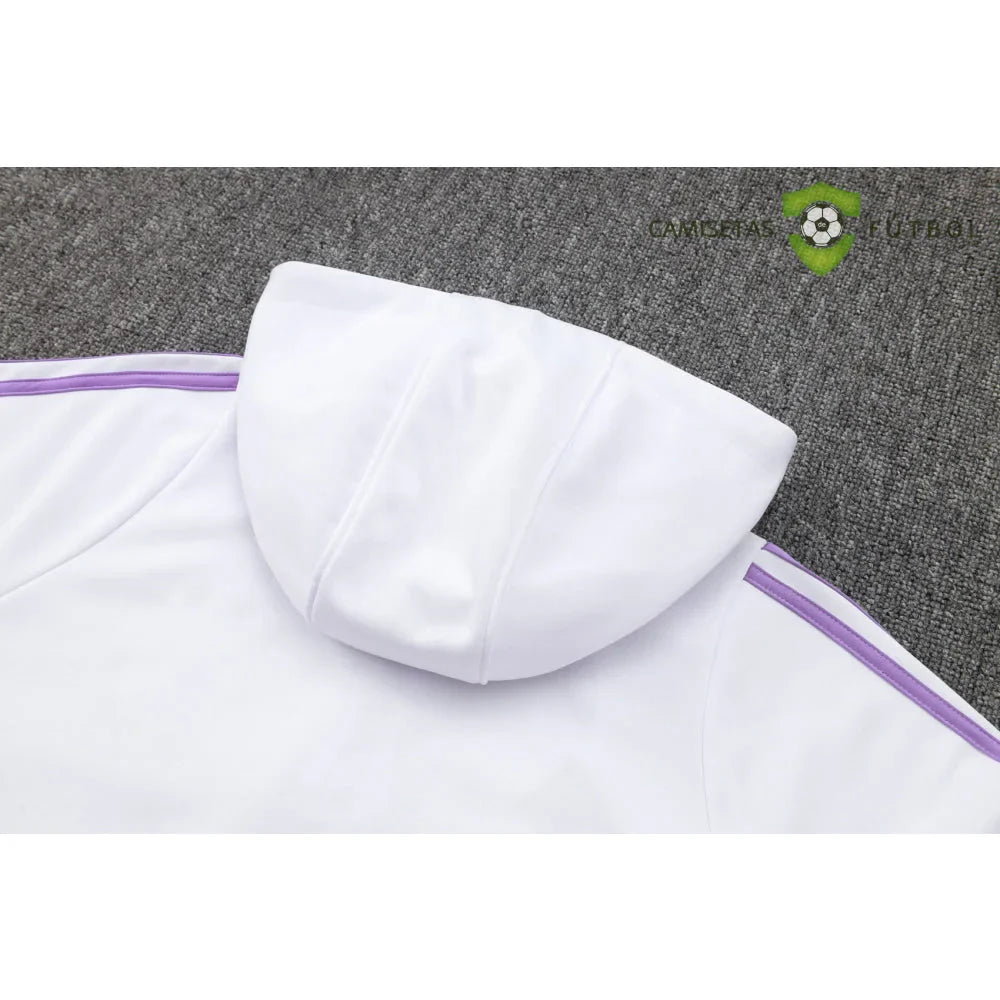 Chandal Alemania 24-25, media cremallera con capucha, Modelo 1