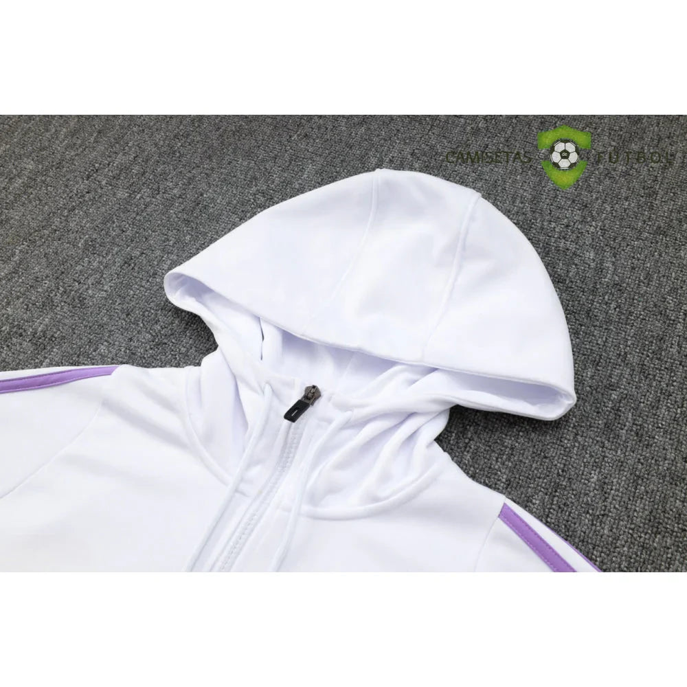 Chandal Alemania 24-25, media cremallera con capucha, Modelo 1