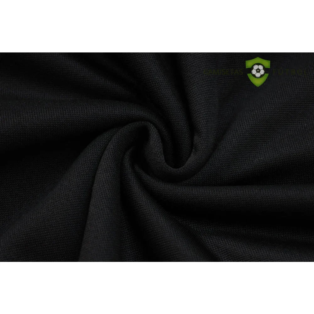 Chandal Alemania 24-25, media cremallera con capucha, Modelo 2