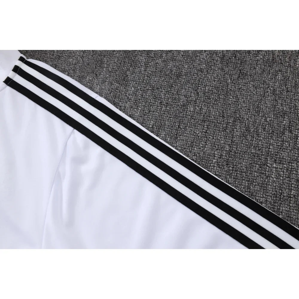 Chandal Alemania 25-26, cremallera completa, Modelo 2