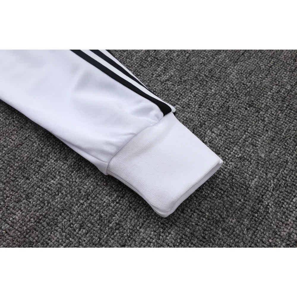 Chandal Alemania 25-26, cremallera completa, Modelo 2