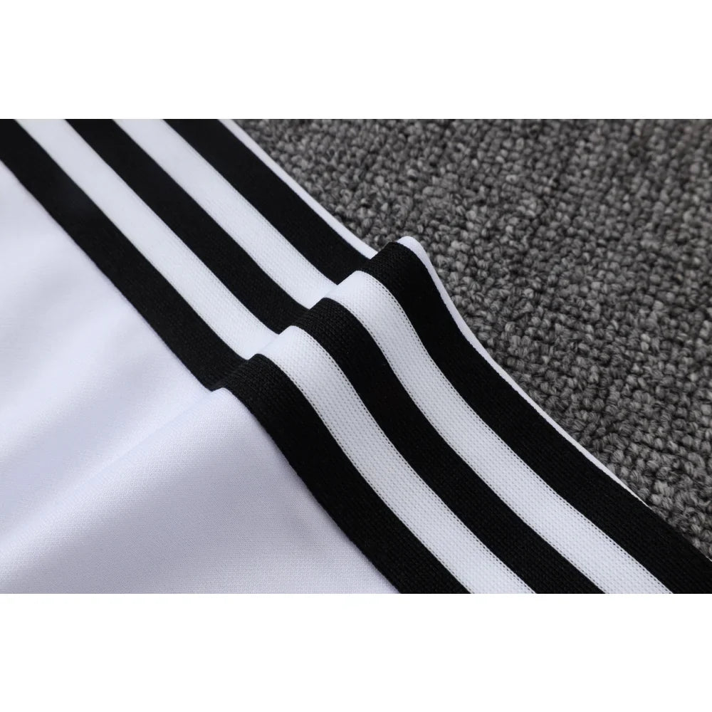 Chandal Alemania 25-26, cremallera completa, Modelo 2