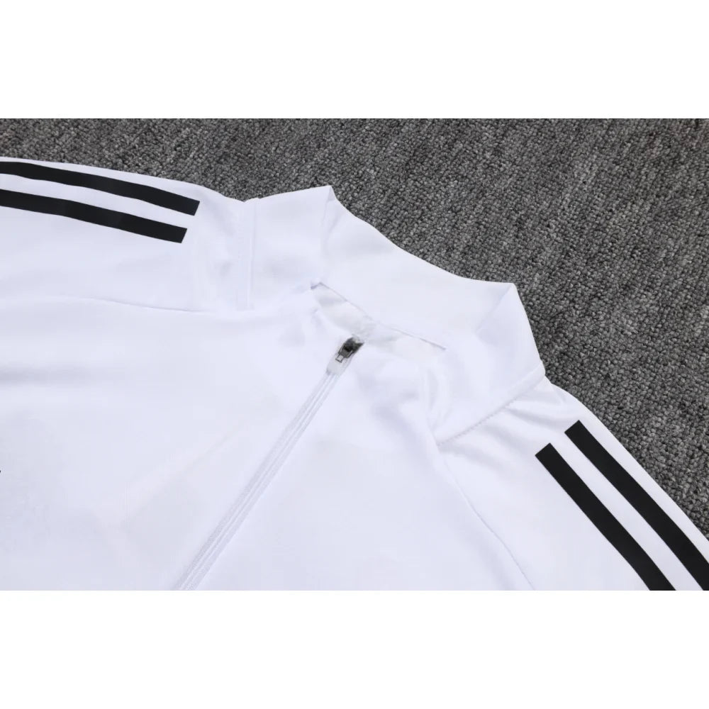 Chandal Alemania 25-26, cremallera completa, Modelo 4