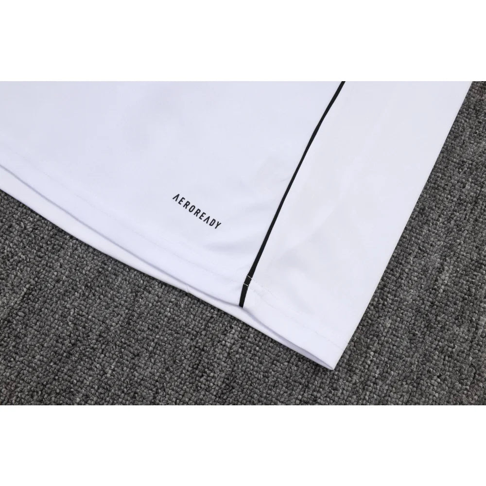 Chandal Alemania 25-26, cremallera completa, Modelo 4