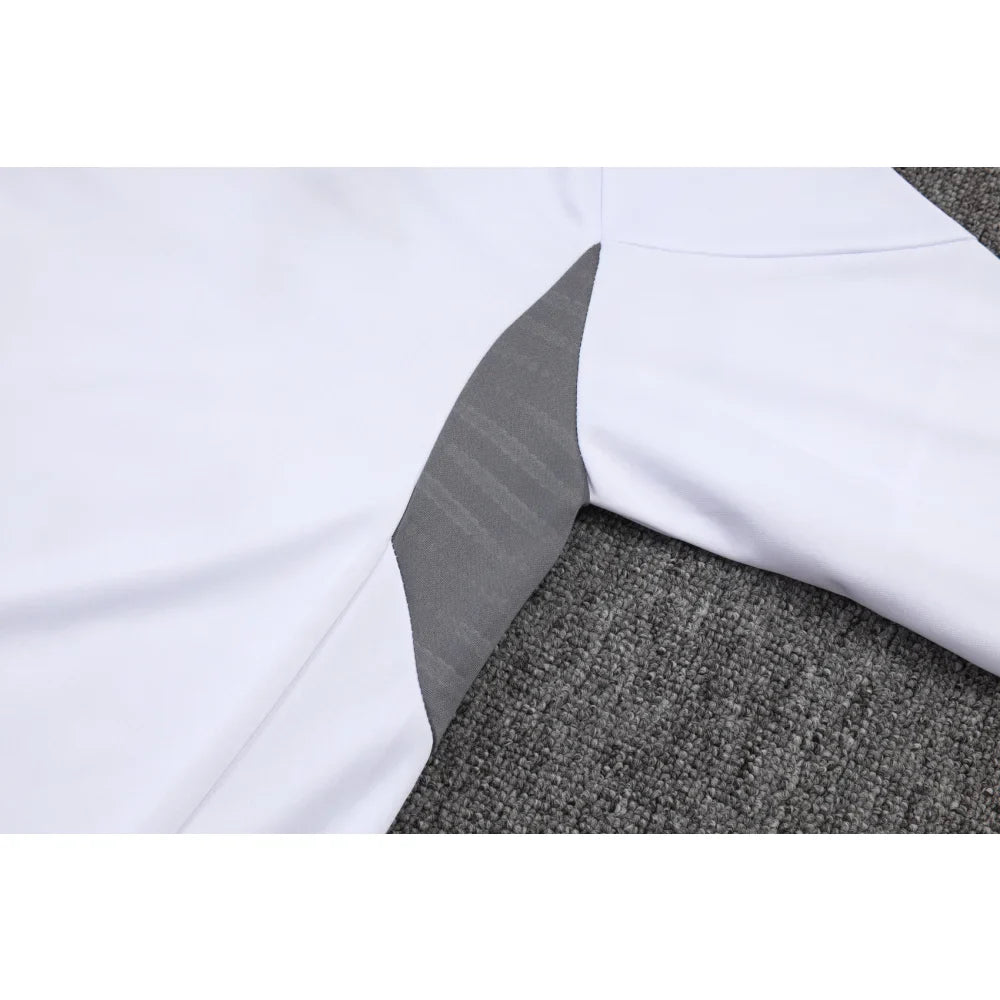 Chandal Alemania 25-26, cremallera completa, Modelo 4