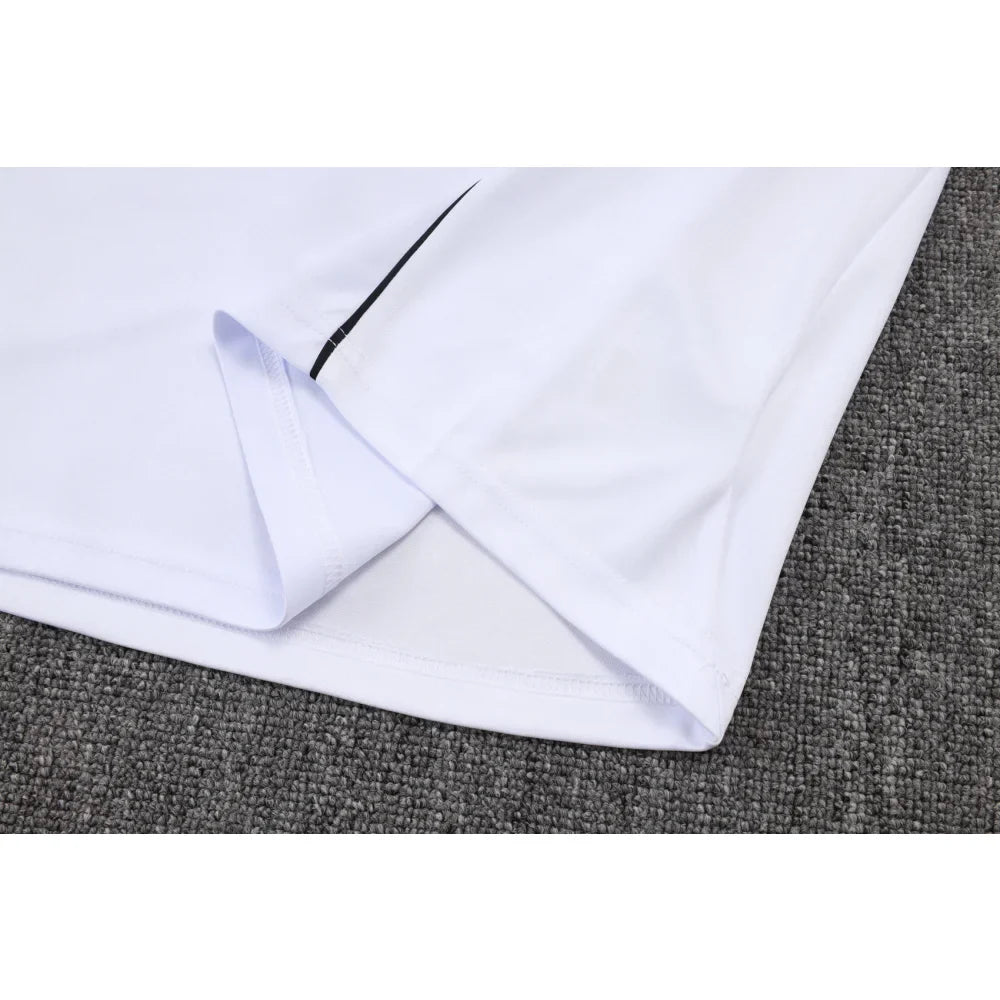 Chandal Alemania 25-26, cremallera completa, Modelo 4