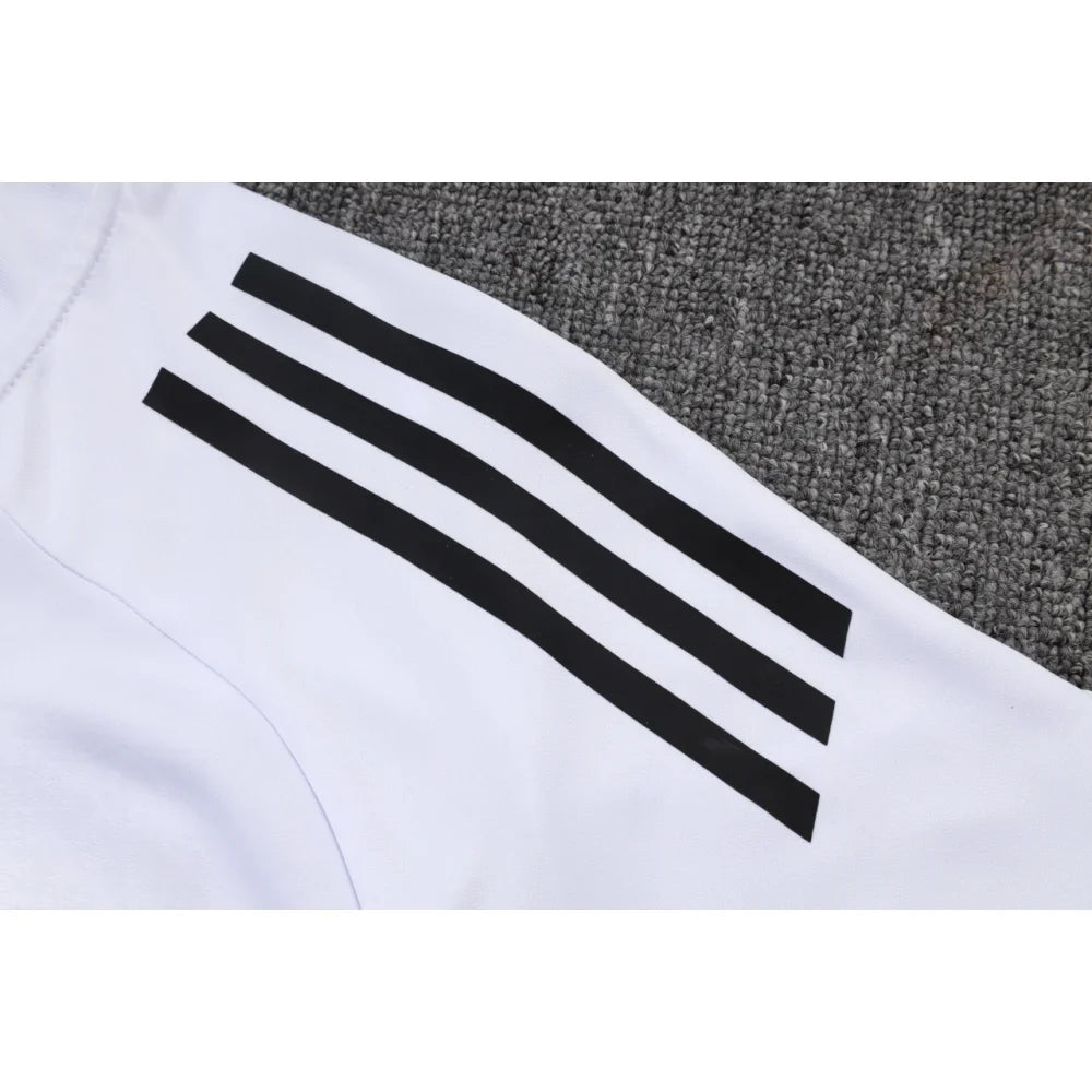 Chandal Alemania 25-26, cremallera completa, Modelo 4