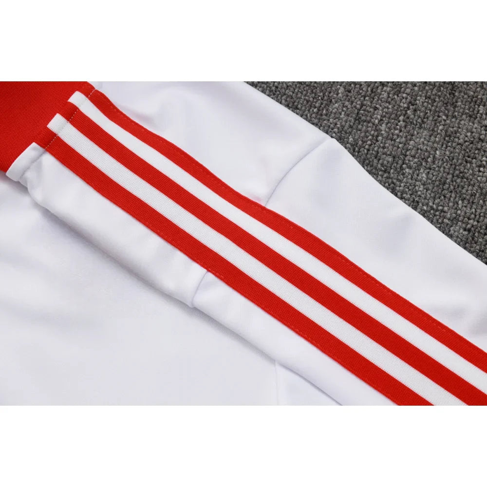 Chandal Bayern Munich 25-26, cremallera completa, Modelo 3