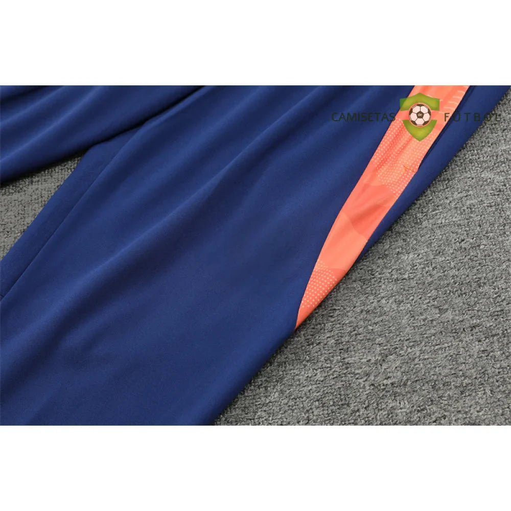 Chandal Manchester United 24-25, media cremallera, Modelo 2