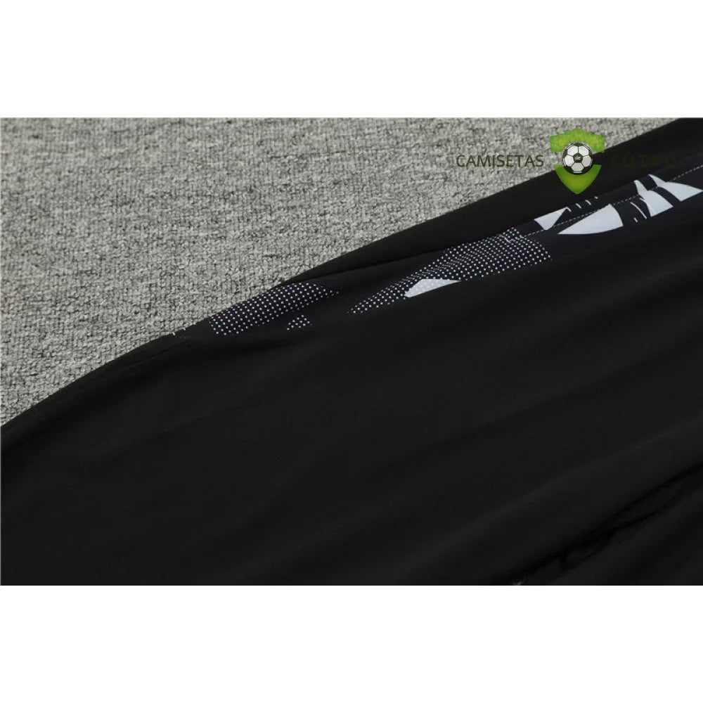 Chandal Manchester United 24-25, media cremallera, Modelo 4