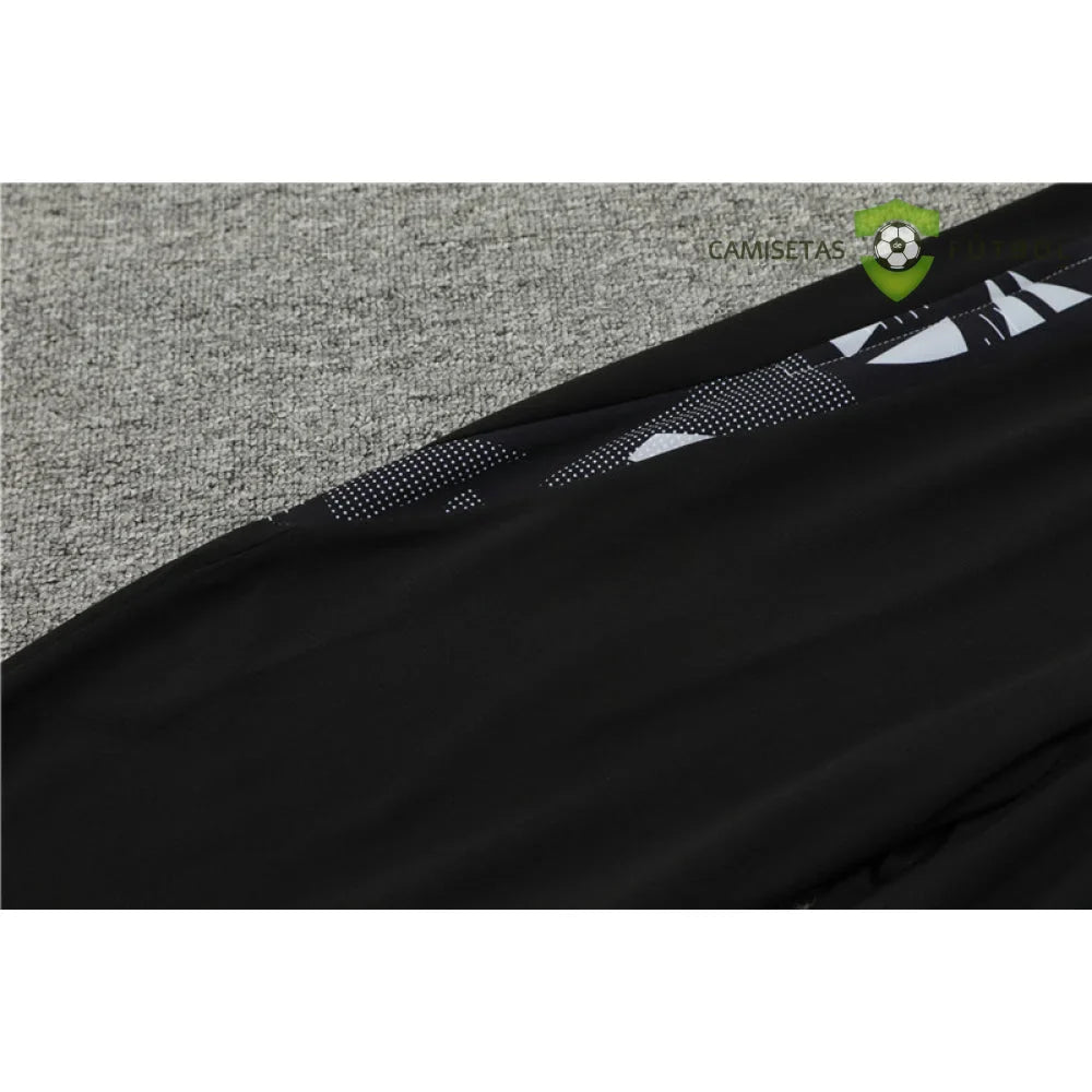 Chandal Manchester United 24-25, media cremallera, Modelo 5