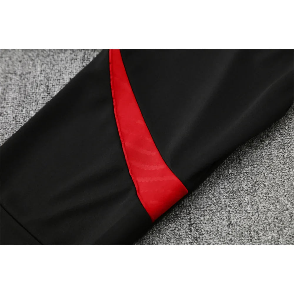 Chandal Manchester United 25-26, media cremallera, Modelo 2