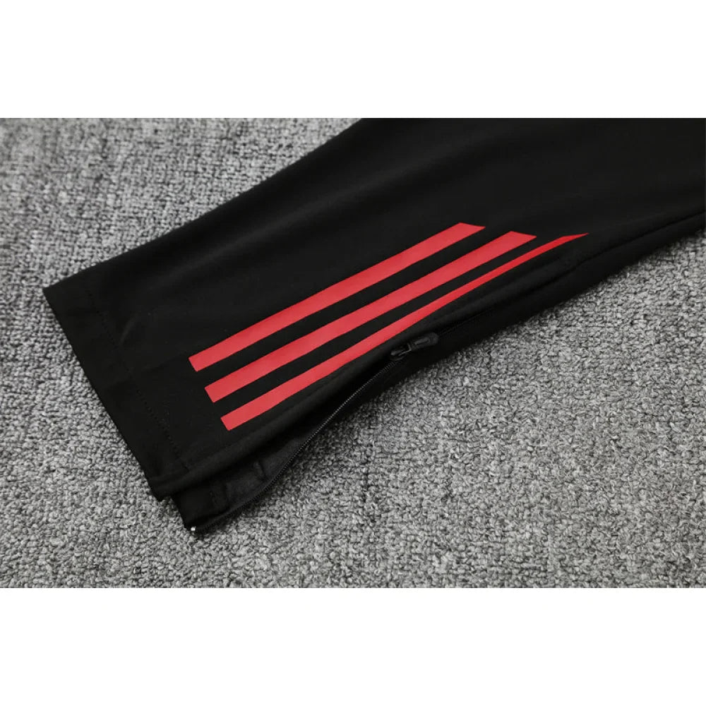 Chandal Manchester United 25-26, media cremallera, Modelo 2