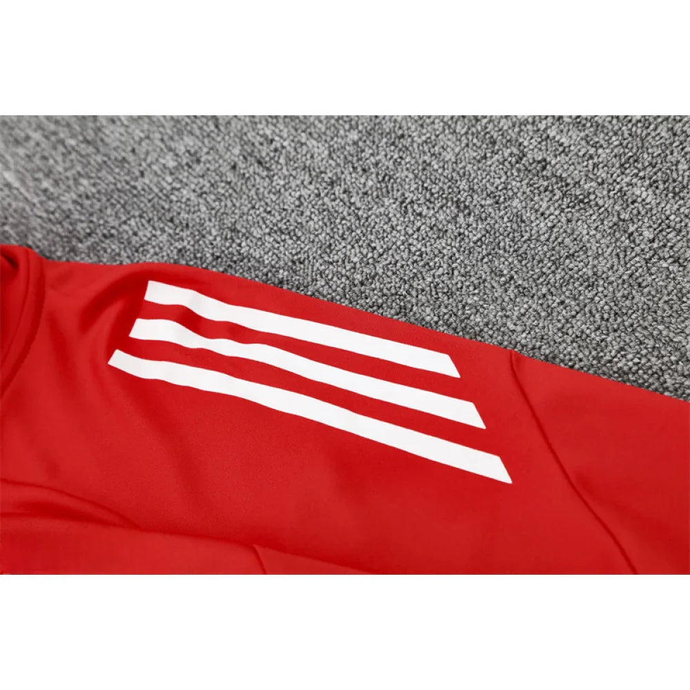 Chandal Manchester United 25-26, media cremallera, Modelo 2