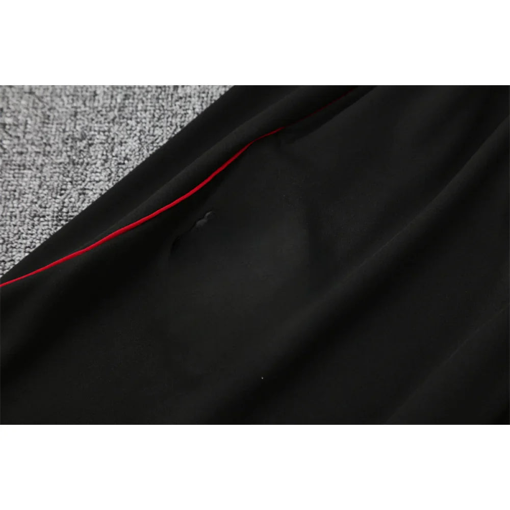 Chandal Manchester United 25-26, media cremallera, Modelo 2
