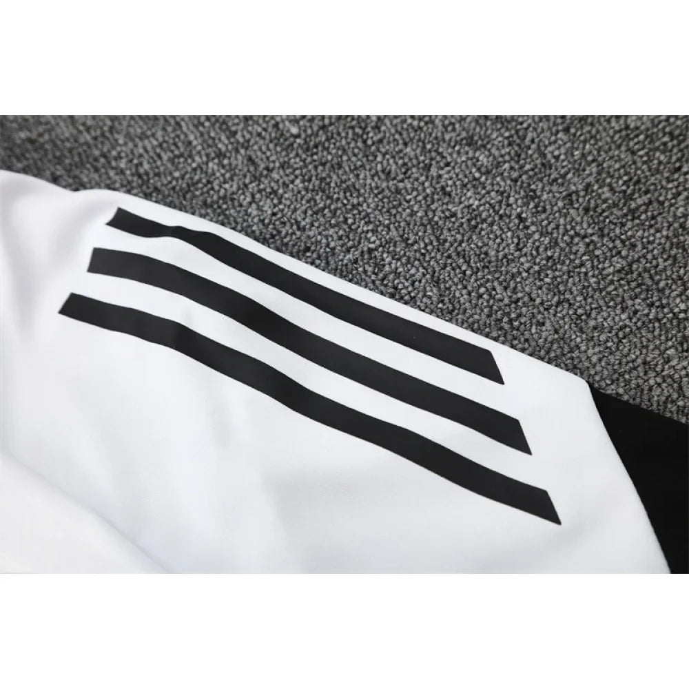 Chandal Manchester United 25-26, media cremallera, Modelo 3