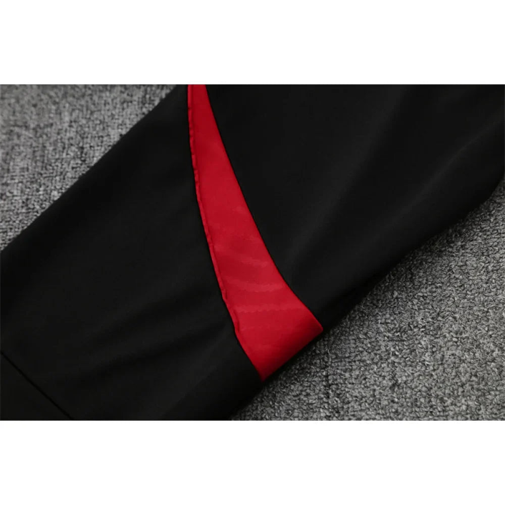 Chandal Manchester United 25-26, media cremallera, Modelo 3