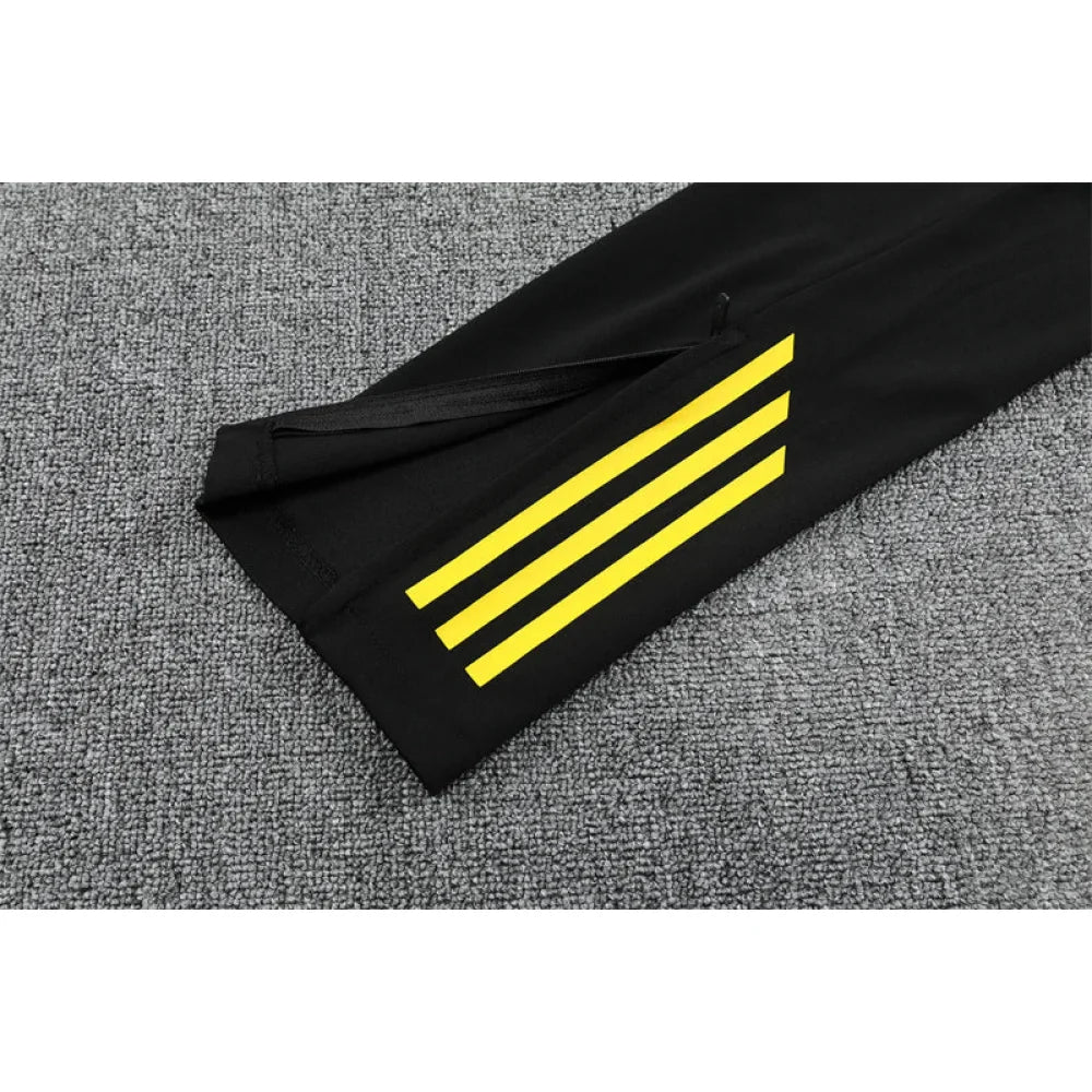 Chandal Manchester United 25-26, media cremallera, Modelo 5