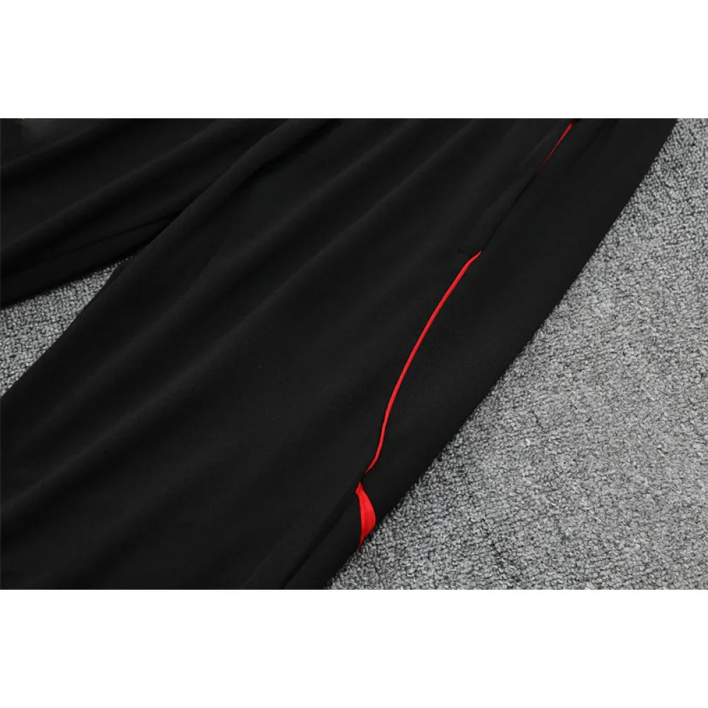 Chandal Manchester United 25-26, media cremallera, Modelo 6
