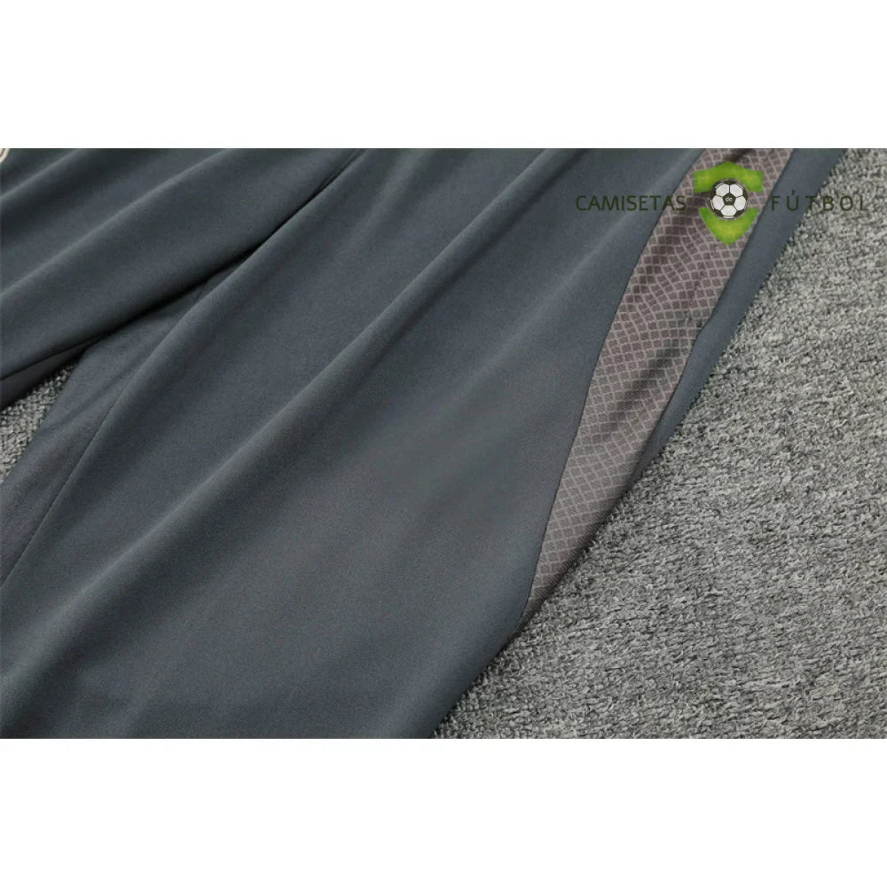 Chandal R.M. 24-25, media cremallera, Modelo 9
