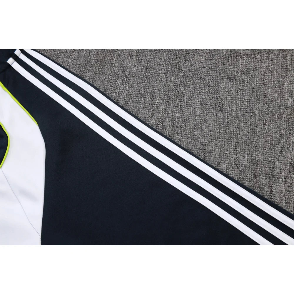 Chandal R.M. 25-26, cremallera completa, Modelo 10