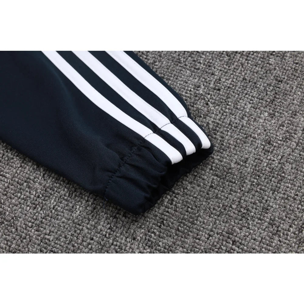 Chandal R.M. 25-26, cremallera completa, Modelo 10