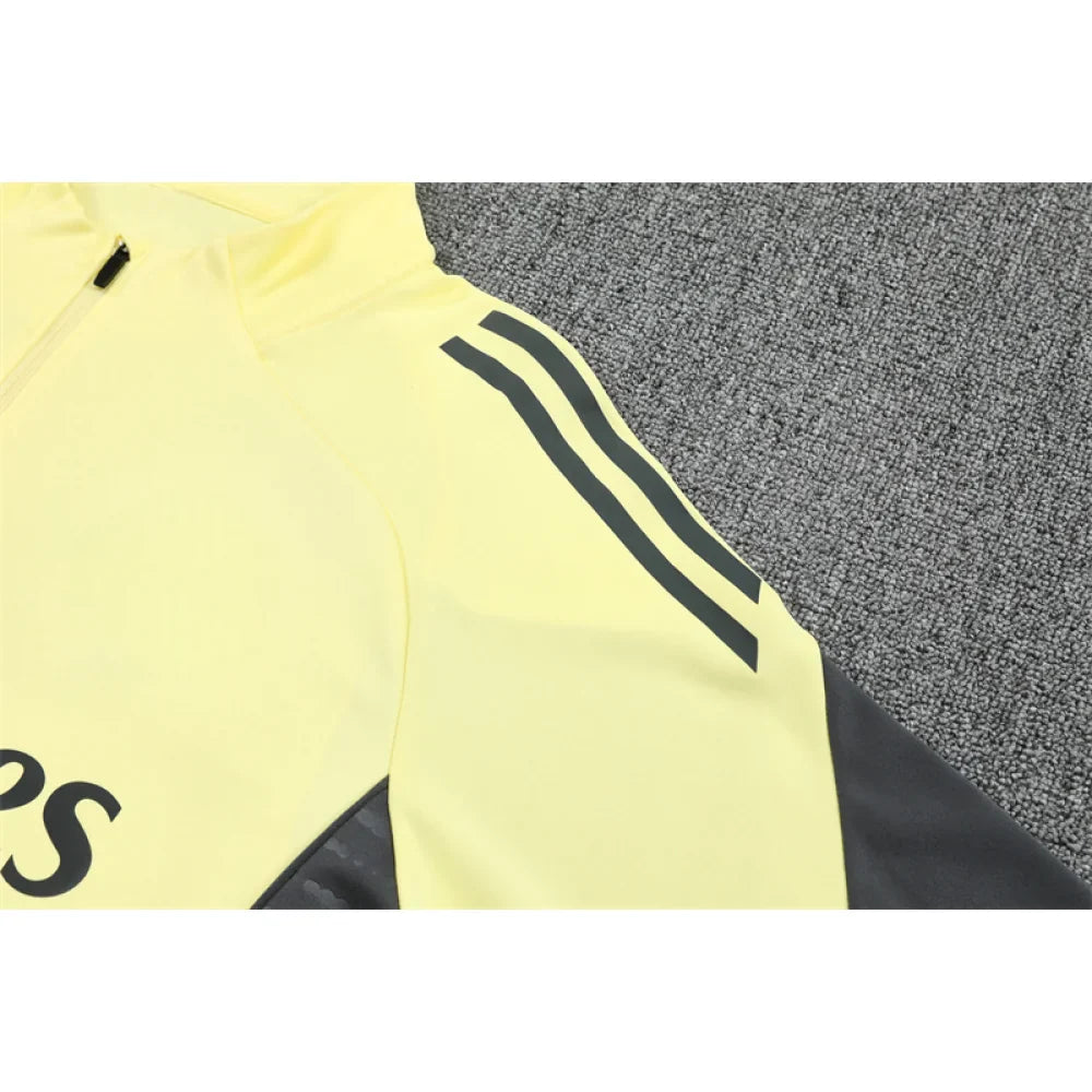 Chandal R.M. 25-26, media cremallera, Modelo 9