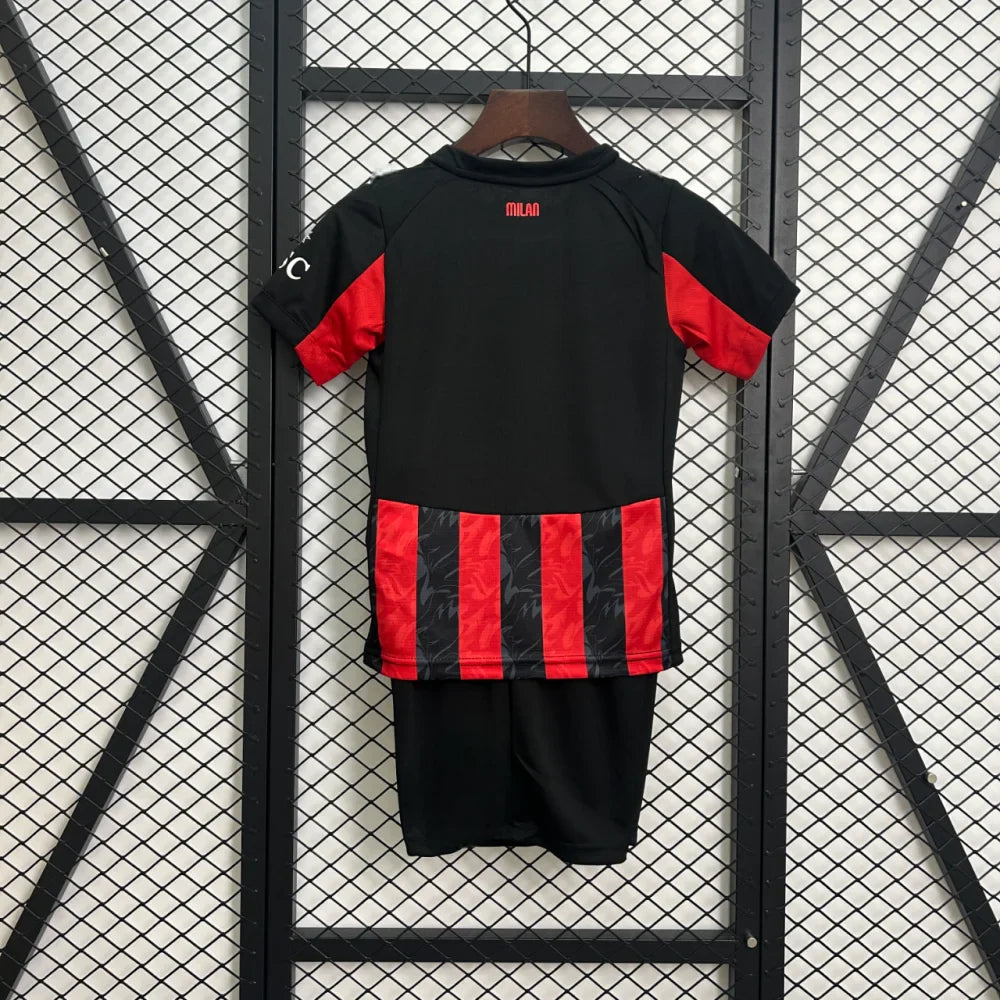 Equipacion AC Milan 25-26, Local, Nino