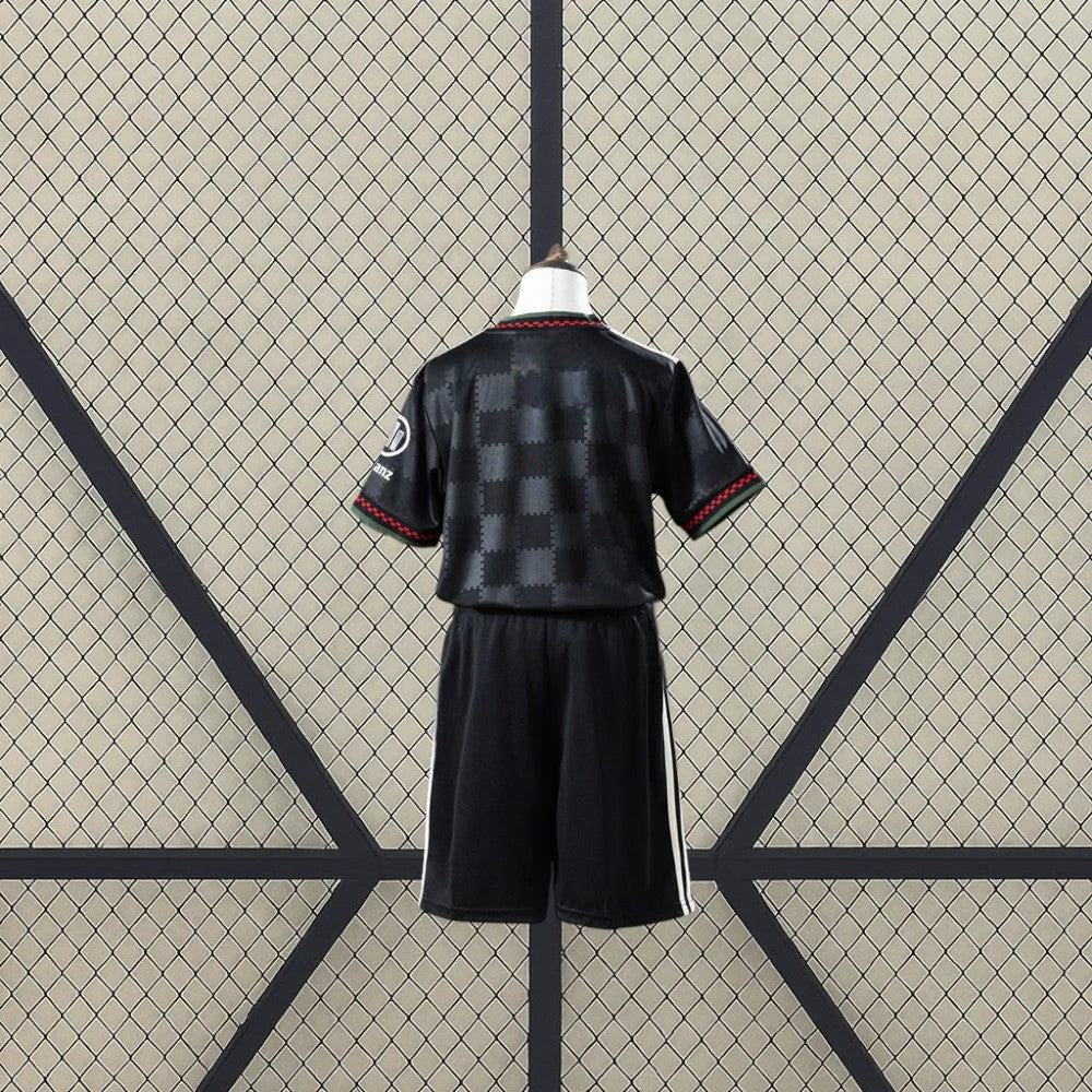 Equipación Bayern Munich 25-26, 3ª Equipación, Niño