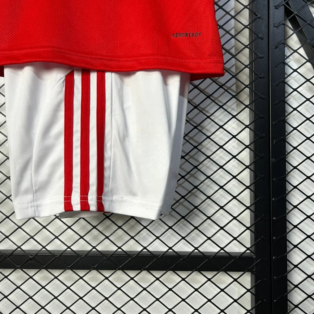 Equipaci�n Benfica 25-26, Local, Ni�o