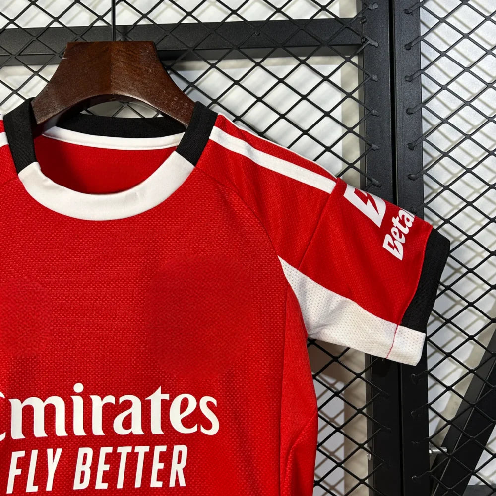 Equipaci�n Benfica 25-26, Local, Ni�o